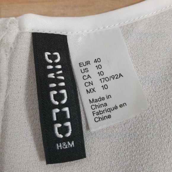 Divided Lace Trim Sleeveless Dress - Picture 5 of 6